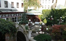 Hotel Viki